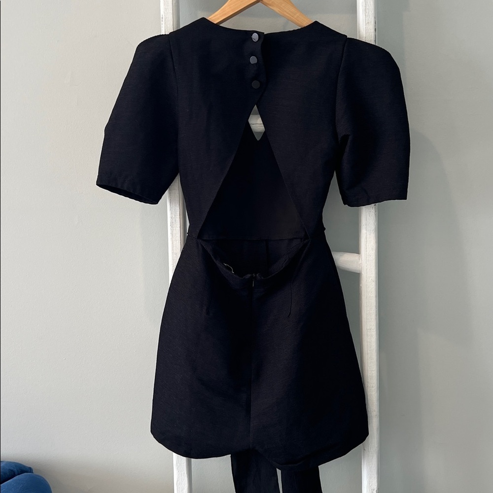 Topshop open back Black Puff Sleeve black textured belted Romper size 6 - Picture 8 of 11